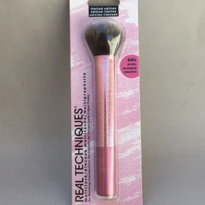 Rt Brushes single - RT 204 Buffing Effect Liquid Foundation Brush