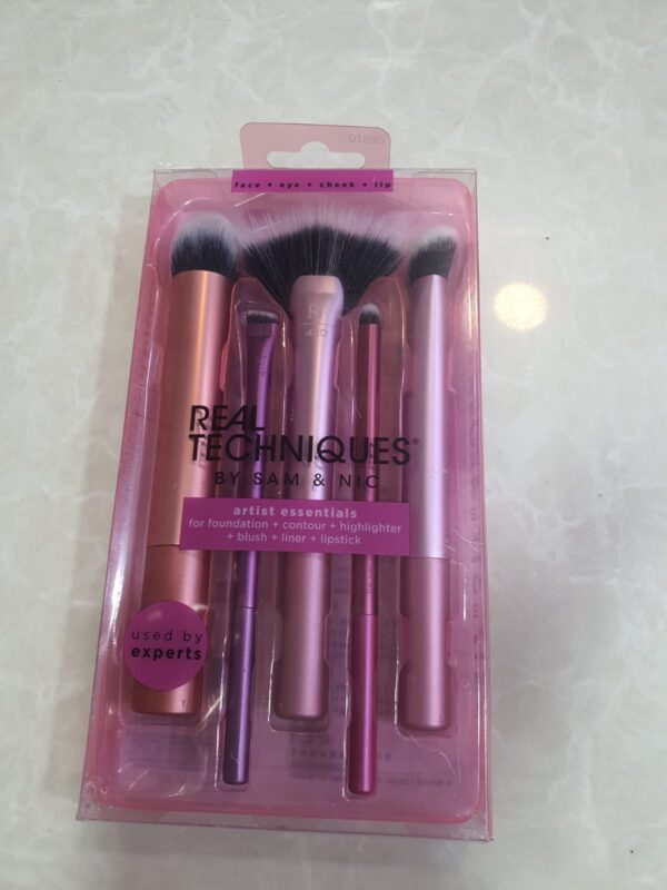 Real Techniques makeup brushes set